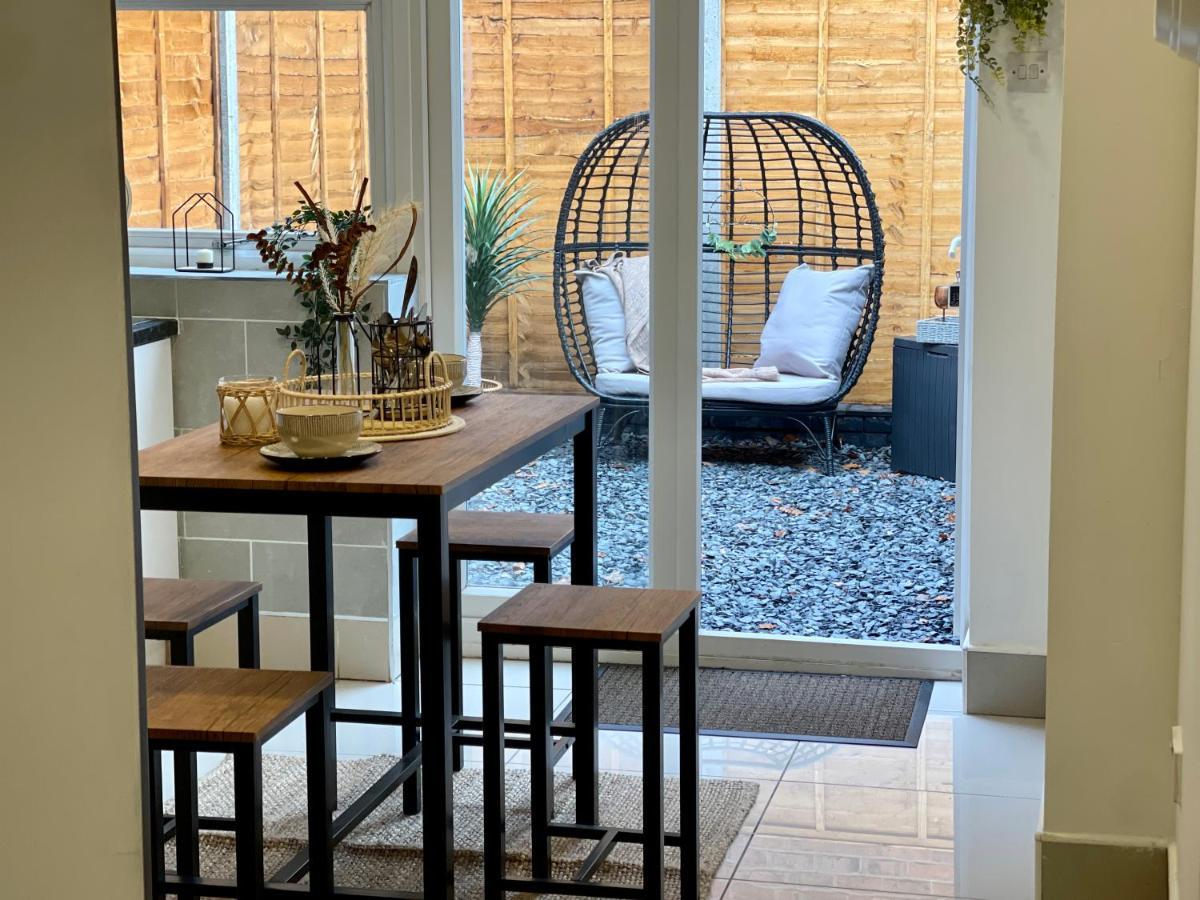 Urban 3 Bedroom Home In Kings Heath-Great Location Бирмингам Екстериор снимка