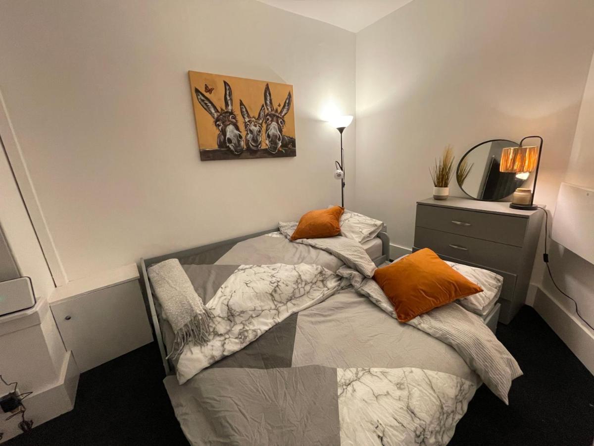 Urban 3 Bedroom Home In Kings Heath-Great Location Бирмингам Екстериор снимка