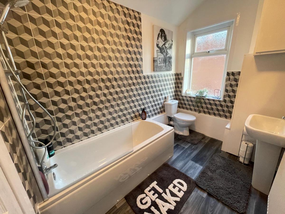 Urban 3 Bedroom Home In Kings Heath-Great Location Бирмингам Екстериор снимка